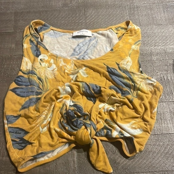 Babaton tie-front crop tank top Yellow Floral S aritzia - Picture 4 of 9